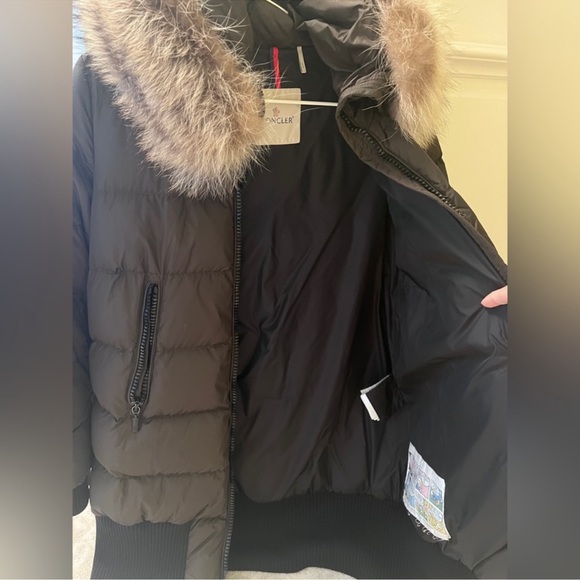 Moncler jacket with fur - Picture 3 of 4